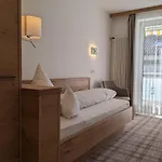 Hotel Germania 3*