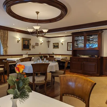 Hotell Germania 3*